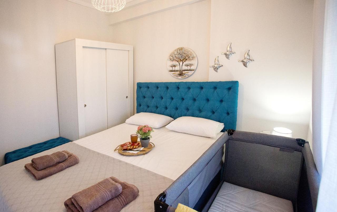 Holiday House Ioanna 2 - Loft Néa Péramos Eksteriør billede