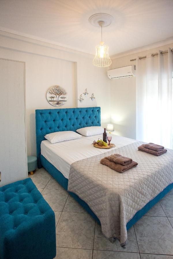 Holiday House Ioanna 2 - Loft Néa Péramos Eksteriør billede