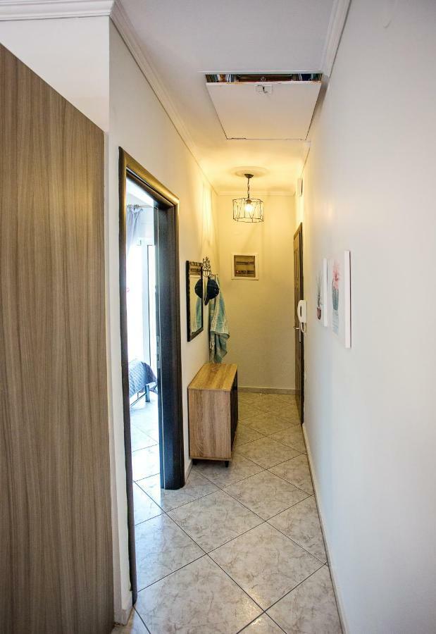 Holiday House Ioanna 2 - Loft Néa Péramos Eksteriør billede